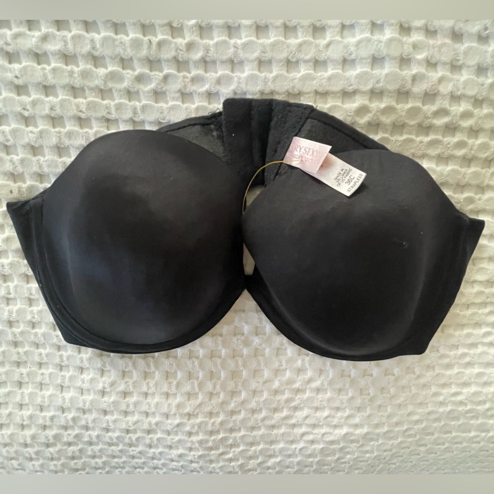 Victoria’s Secret VERY SEXY adjustable Strapless Bra